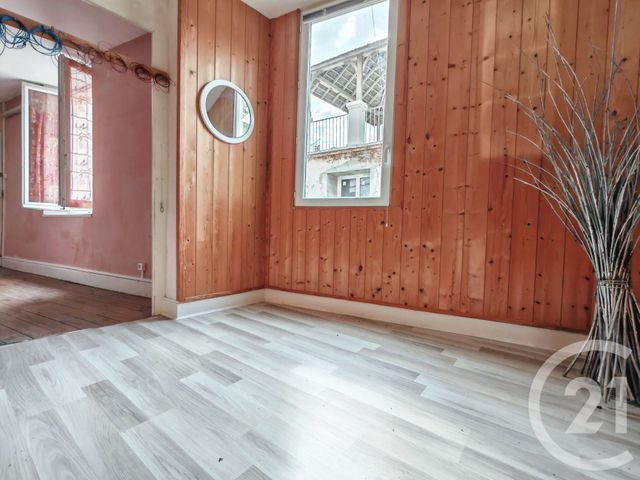 Appartement T3 à vendre - 4 pièces - 111.65 m2 - ST GENIX SUR GUIERS - 73 - RHONE-ALPES - Century 21 Le Colombier