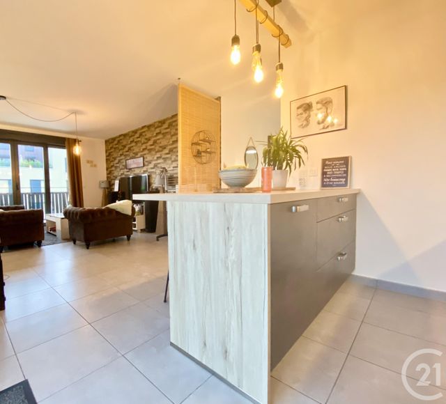 Appartement T3 à louer - 3 pièces - 72.32 m2 - BELLEY - 01 - RHONE-ALPES - Century 21 Le Colombier