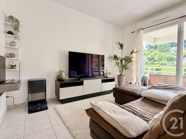 Appartement T3 à louer - 3 pièces - 63.17 m2 - BELLEY - 01 - RHONE-ALPES - Century 21 Le Colombier