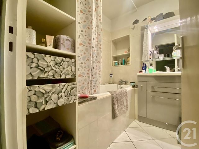 maison à vendre - 6 pièces - 116.85 m2 - LES AVENIERES VEYRINS THUELLIN - 38 - RHONE-ALPES - Century 21 Le Colombier