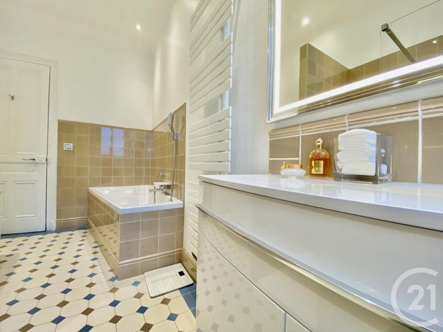 maison à vendre - 12 pièces - 290.0 m2 - LES AVENIERES VEYRINS THUELLIN - 38 - RHONE-ALPES - Century 21 Le Colombier