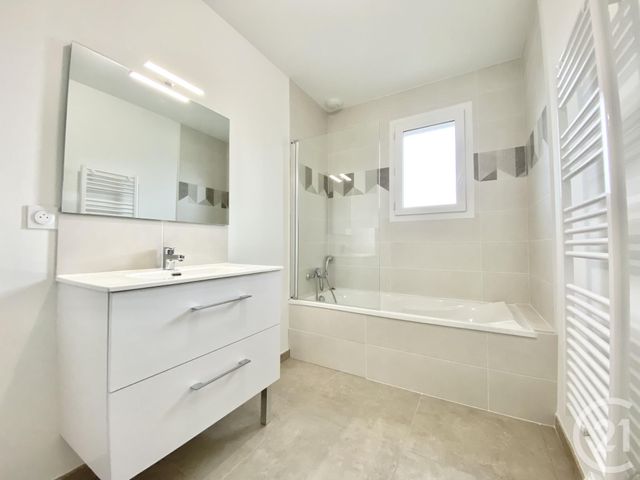 maison à louer - 4 pièces - 91.53 m2 - BELLEY - 01 - RHONE-ALPES - Century 21 Le Colombier